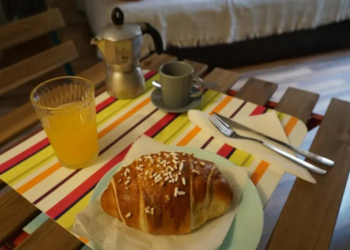 Duchessa Ravaschieri Νάπολη